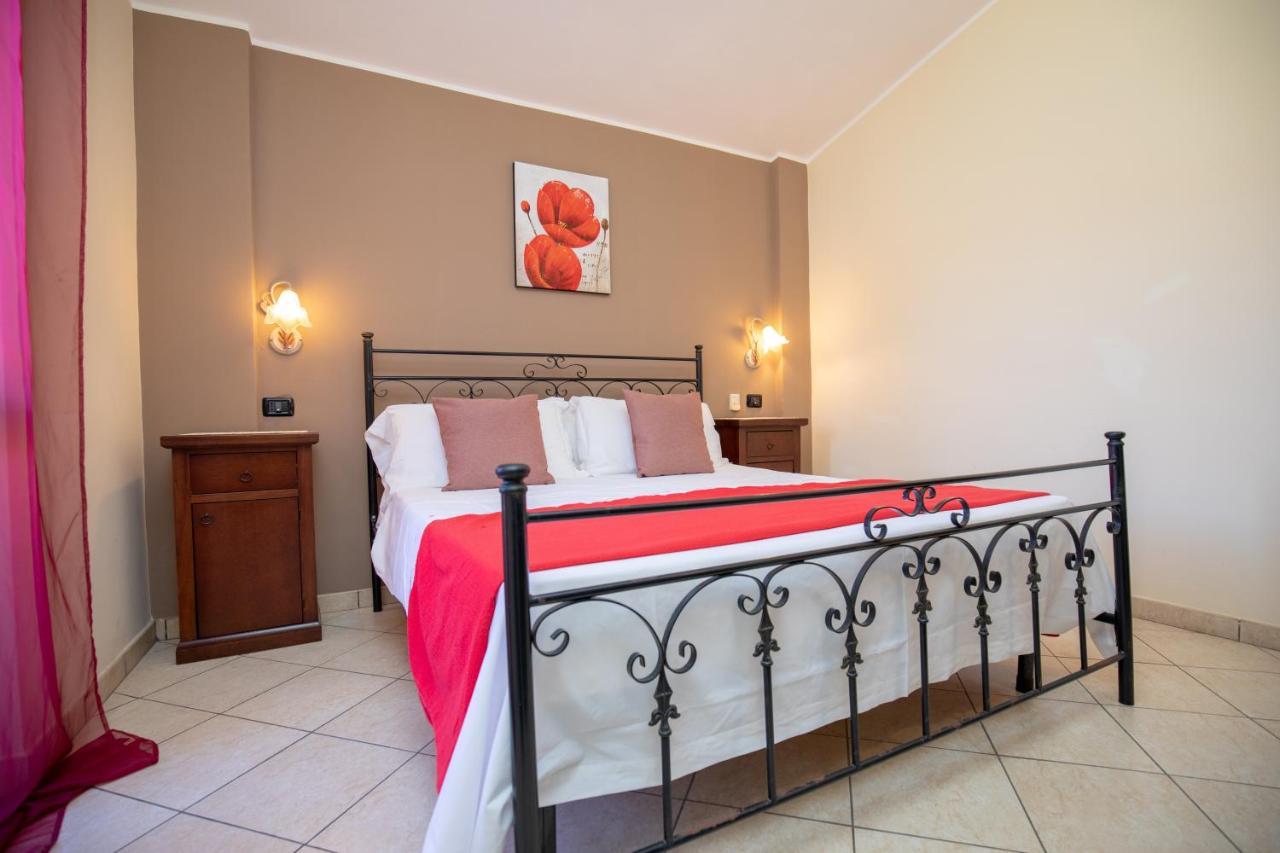 Three-Bedroom Apartment with Sea View,1037877574:JPEG