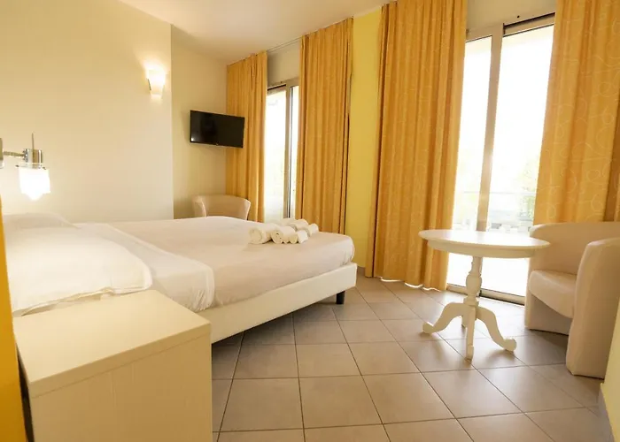 Hotel 3 stelle: Hotel Baia Di Trainiti
